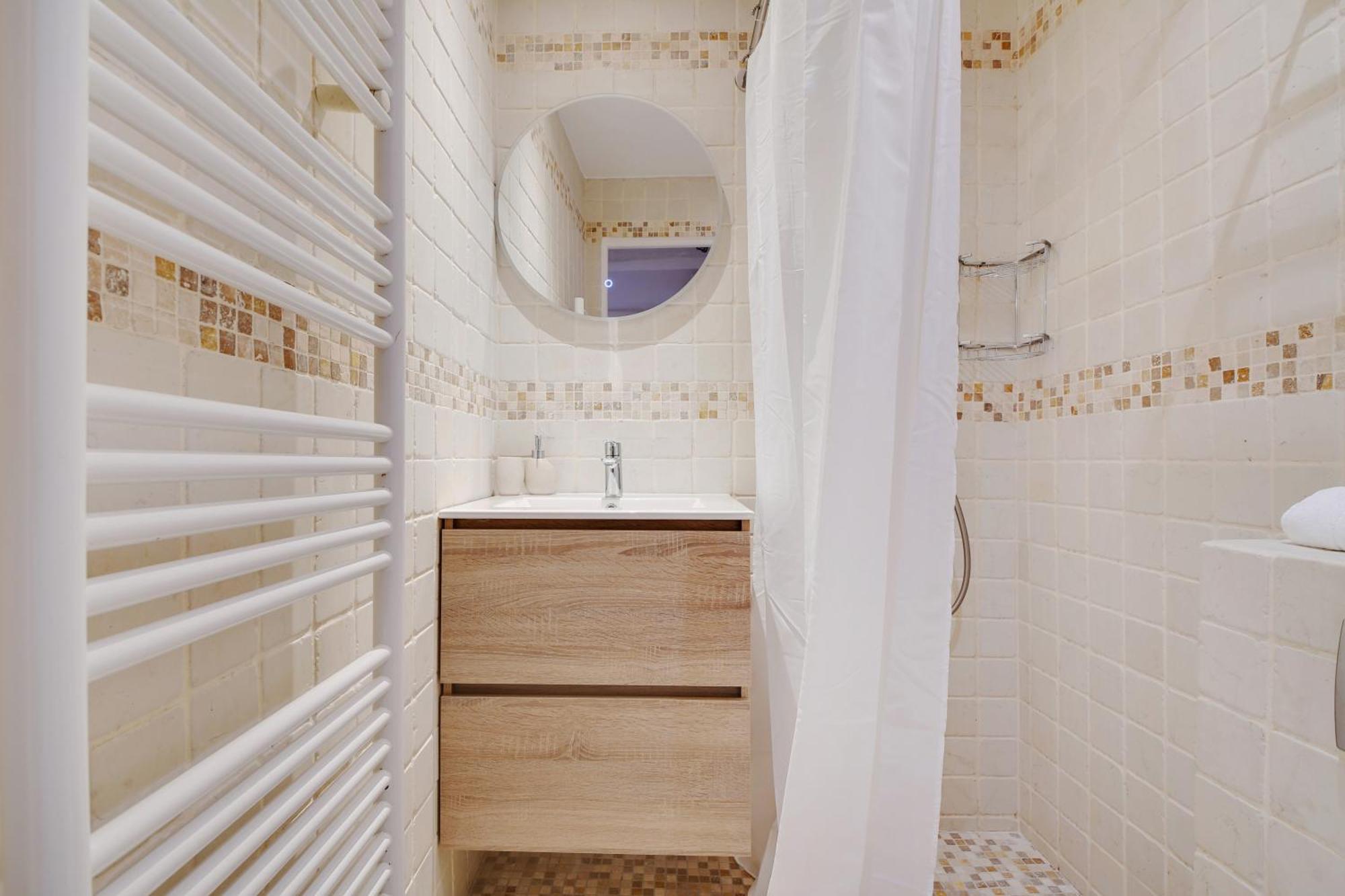 Pick A Flat's In Bastille - Rue Amelot Paris